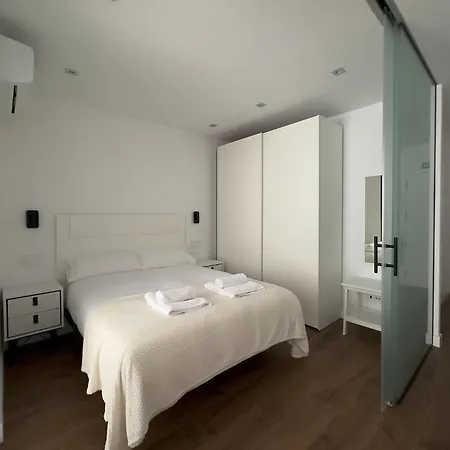 Apartamentos Alfisa Puerta Del Sol Madrid Exterior photo