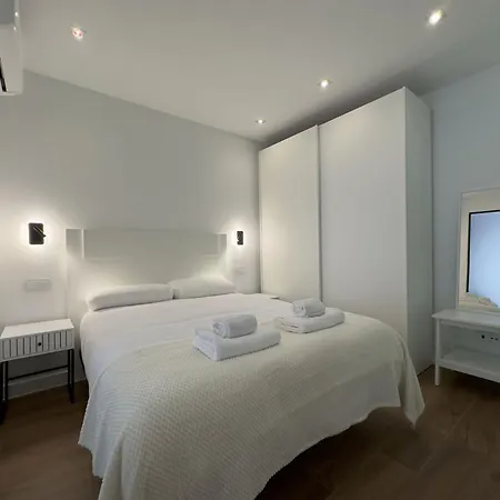Apartamentos Alfisa Puerta Del Sol Madrid Exterior photo